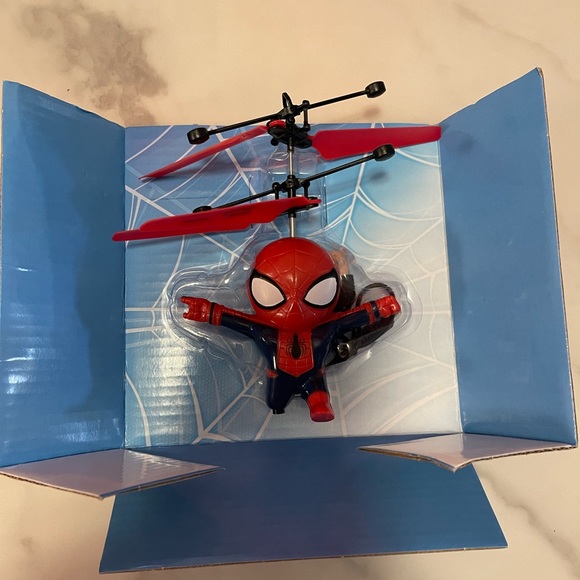 Spider-Man levitating hero - Picture 6 of 7